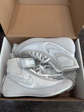 Nike Men's Speedsweep VII wrestling shoes. Size 7.5